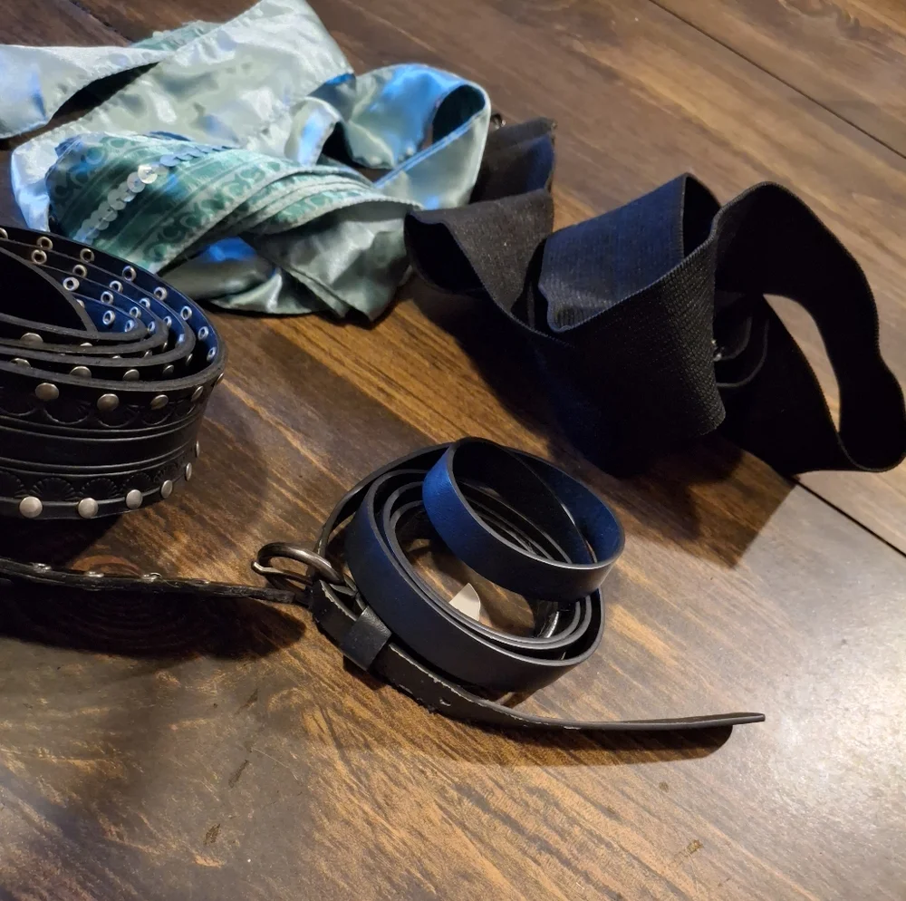 Belt Lot Set Of 4 Woman Xl Black Navy Blue Accessories (0221)